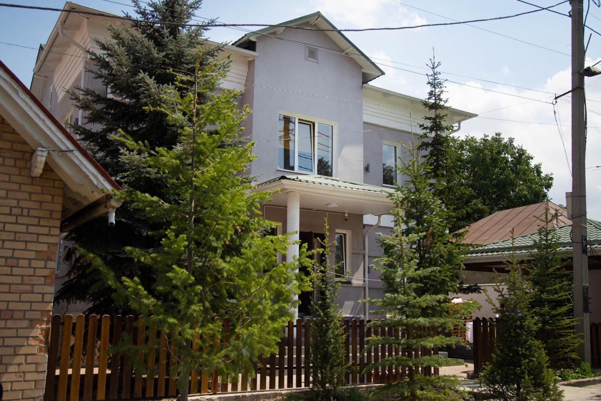 People Guest House Bishkek Exterior photo