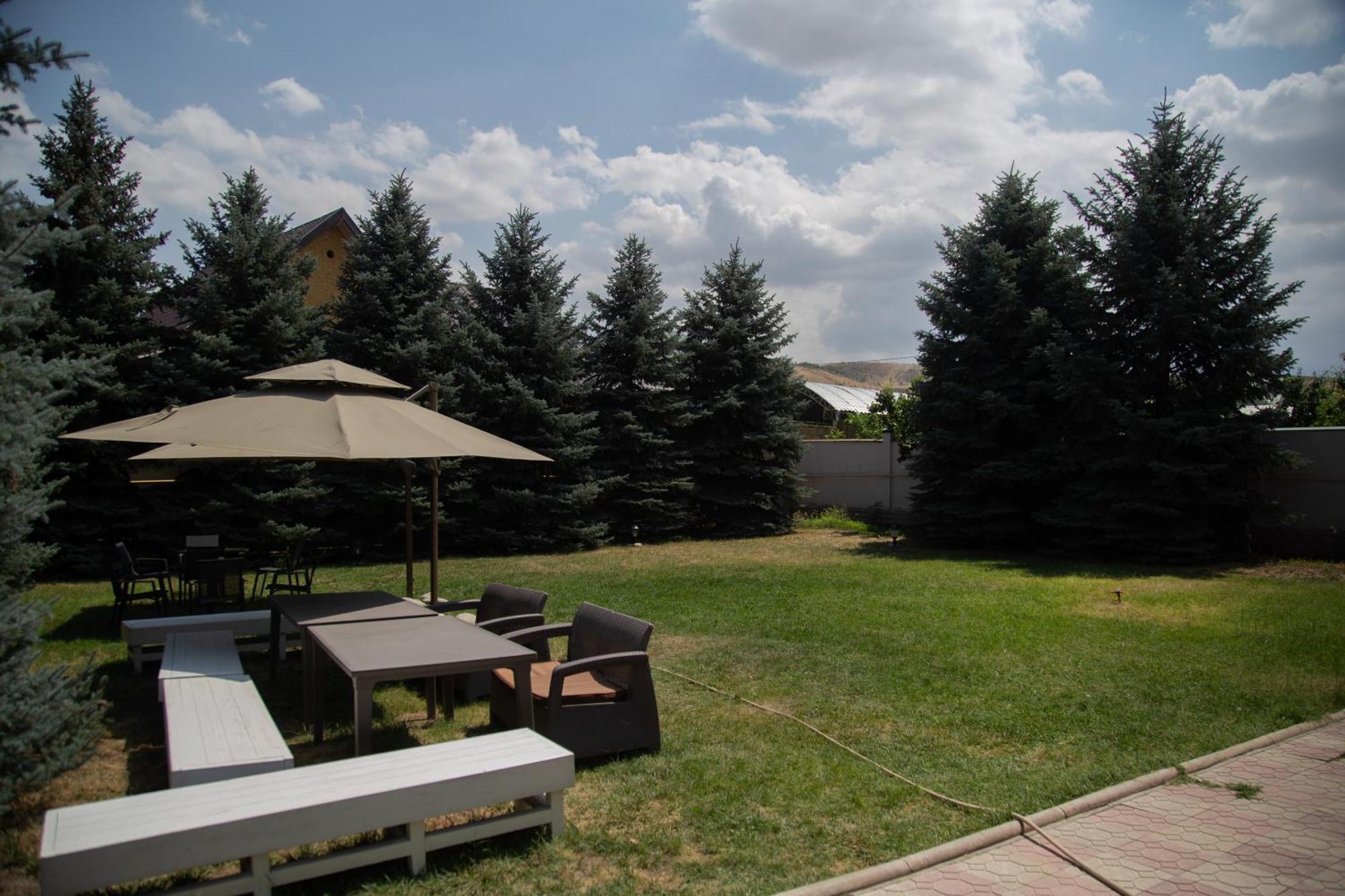 People Guest House Bishkek Exterior photo