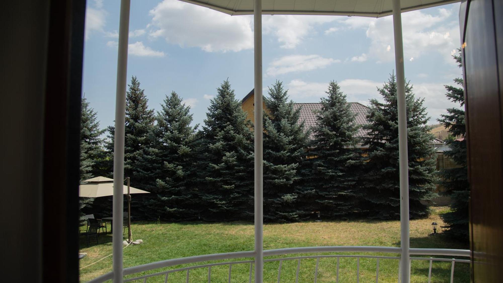 People Guest House Bishkek Exterior photo